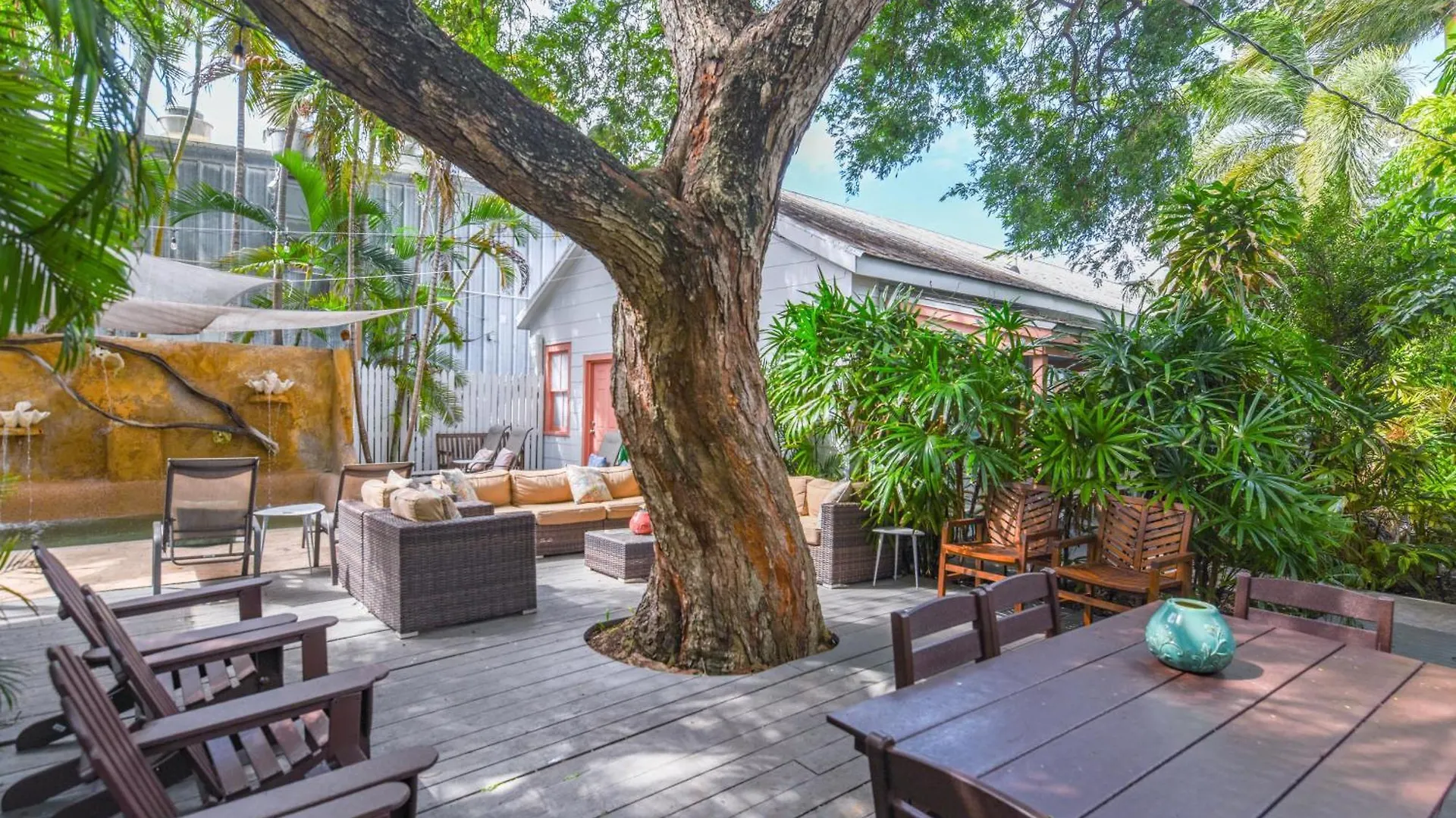 African Queen - Harbor Walk Hideaways Key West USA